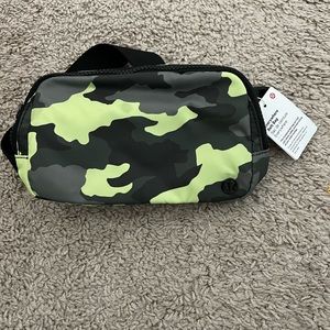 lululemon fanny pack